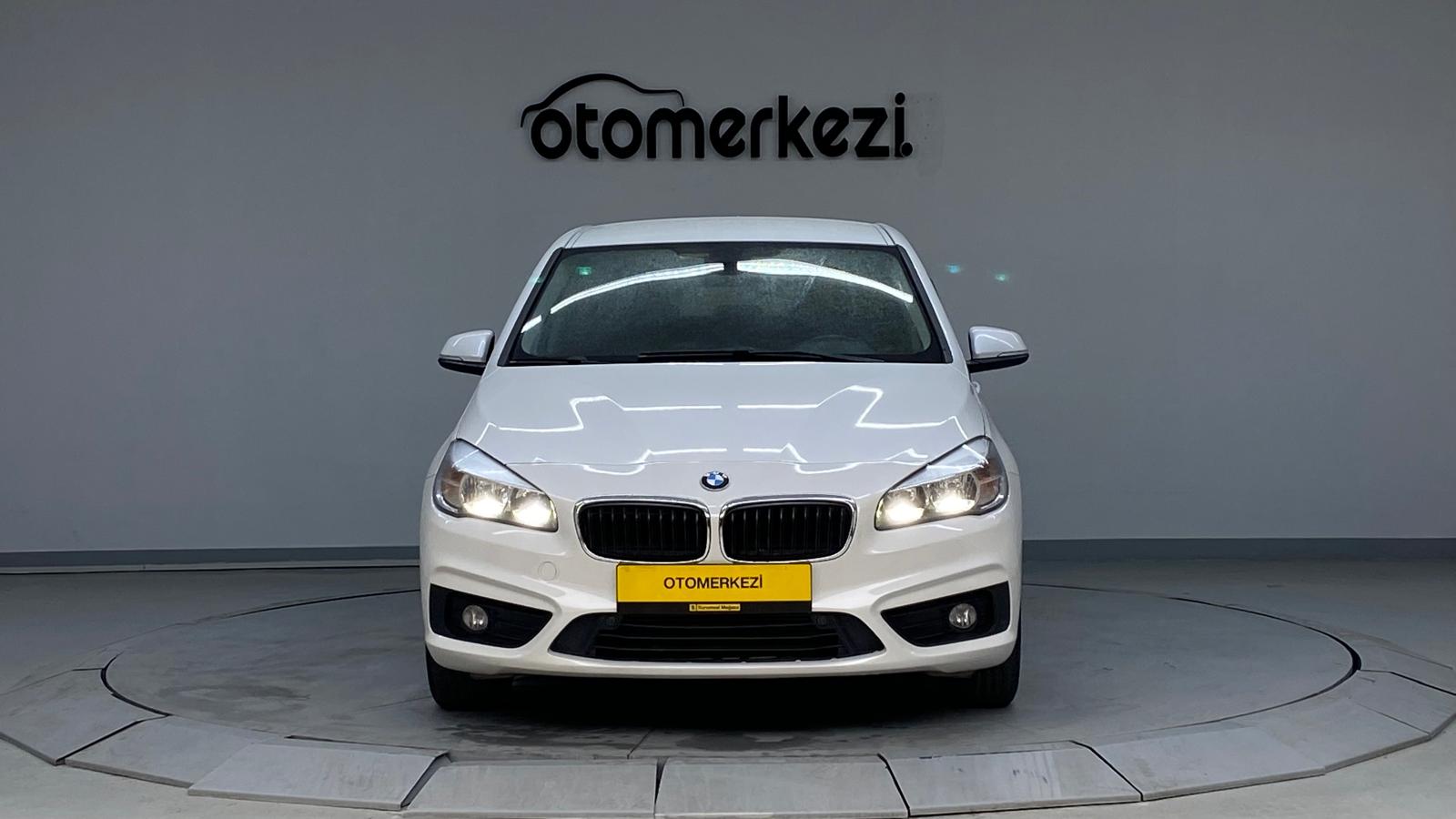BMW 216d 8